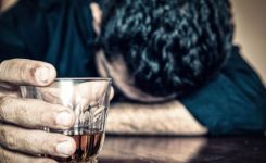 Alkohol-Memicu-Sakit-Kepala