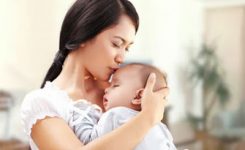 ibu-bayi-gendongcium